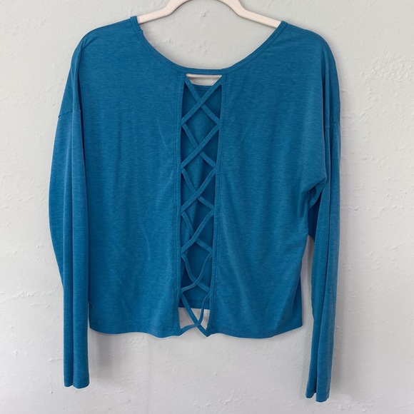 GapFit Blue Athletic Top - Picture 1 of 4